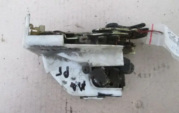 KIA Clarus Rear door lock