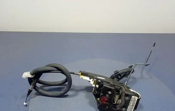 Maserati Levante Front door lock 670101181