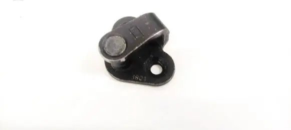 Honda CR-V Front door lock loop/hook striker 