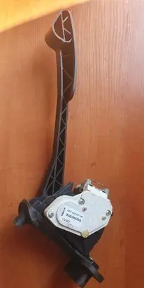 Volvo V70 Accelerator throttle pedal 30636003 6PV00853700