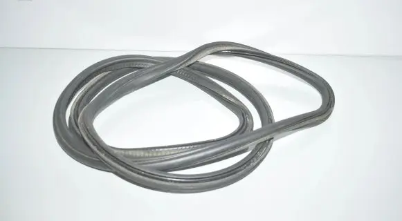 Trunk rubber seal (body)