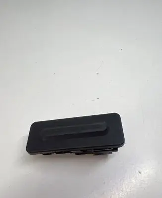 Peugeot 3008 II Tailgate opening switch 95835T02