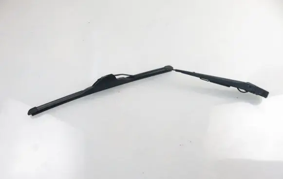 Hummer H2 Front wiper blade arm 
