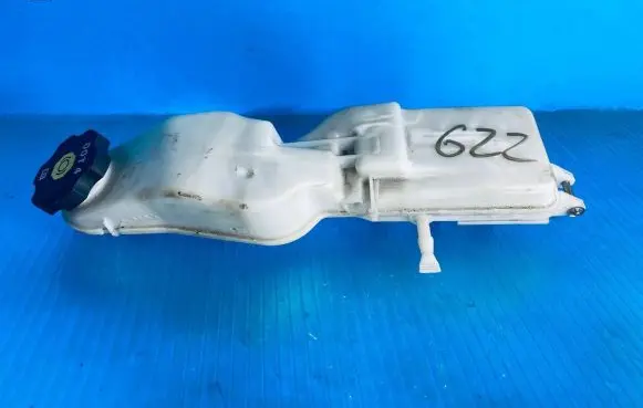 Opel Astra K Brake fluid reservoir 0204852199