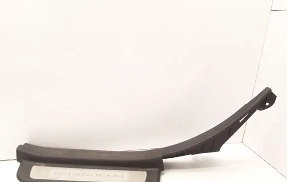 Hyundai Grandeur Rear sill trim cover