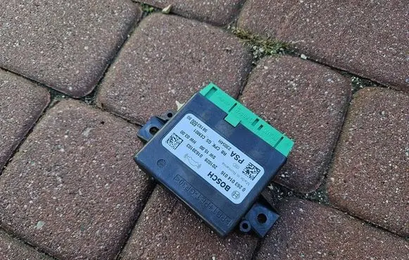 Opel Grandland X Parking PDC control unit/module 9819360080