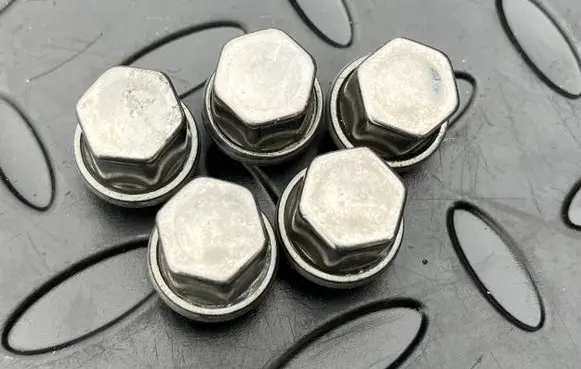 Volvo C30 Nuts/bolts 
