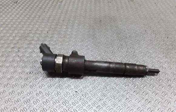 Opel Zafira B Fuel injector 0445110276