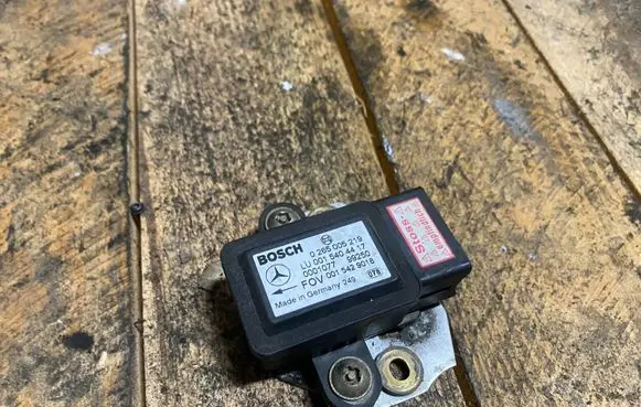 Mercedes-Benz A W168 ESP acceleration yaw rate sensor 0265005219