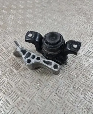 Lexus RX 450H Engine mount bracket