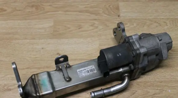 Volvo S80 EGR valve cooler 30637142 53411462