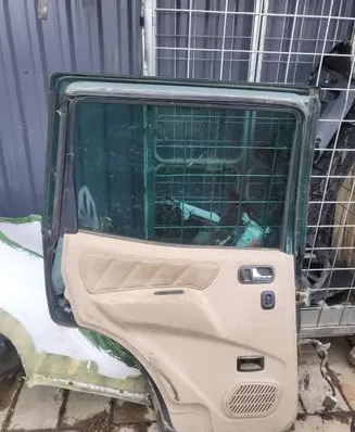 Nissan Terrano Rear door