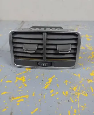 Audi A6 S6 C6 4F Rear air vent grill 4F0819203B