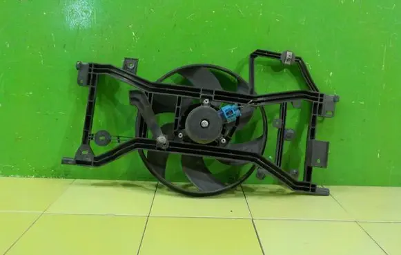 Dacia Sandero II Fan set 214810048R XP82