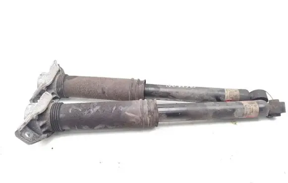 Nissan Qashqai J12 Rear shock absorber/damper 562106UA1B