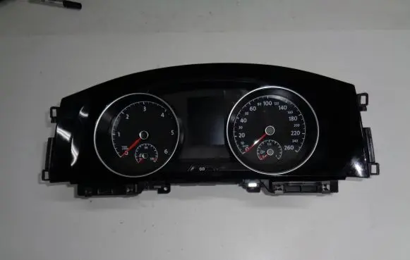 Volkswagen Golf VII Speedometer (instrument cluster) 5G1920751 VDD02420