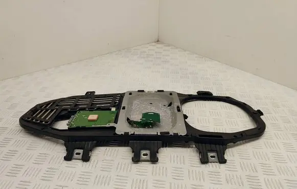 Mercedes-Benz ML W164 Aerial antenna amplifier A2518202275