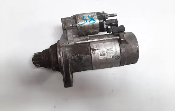 Volkswagen Golf VII Starter motor 02M911024B