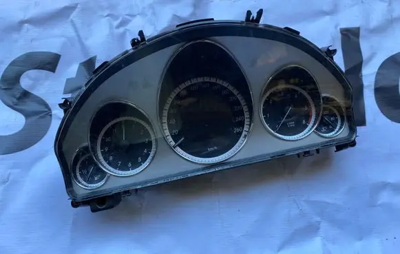 Mercedes-Benz E W212 Speedometer (instrument cluster) A2129003309 2129003309