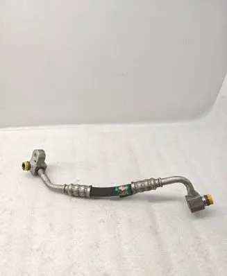 Air conditioning (A/C) pipe/hose