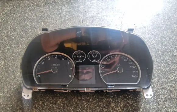 Hyundai i30 Speedometer (instrument cluster) 940032R040