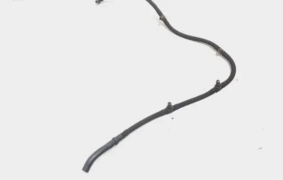 Volvo XC90 Fuel main line pipe
