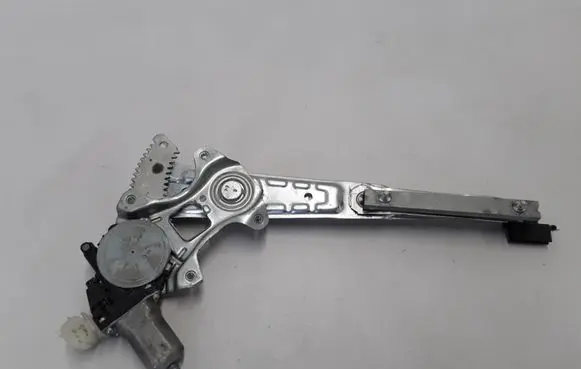 Rear window lifting mechanism without motor