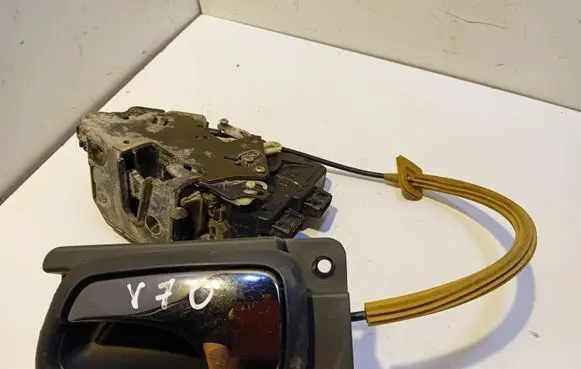 Volvo S70 V70 V70 XC Rear door lock 9152499