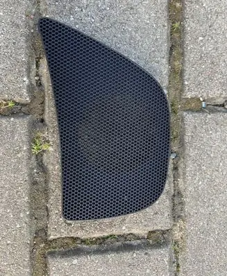 Side speaker trim/cover