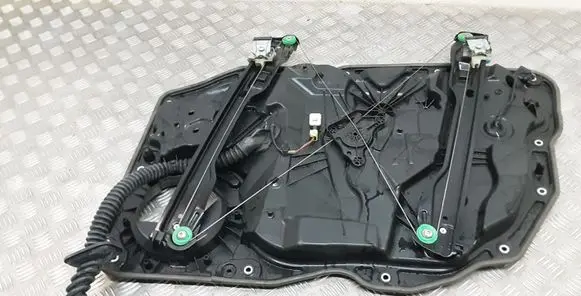 Volkswagen Touareg II Rear window lifting mechanism without motor 930515