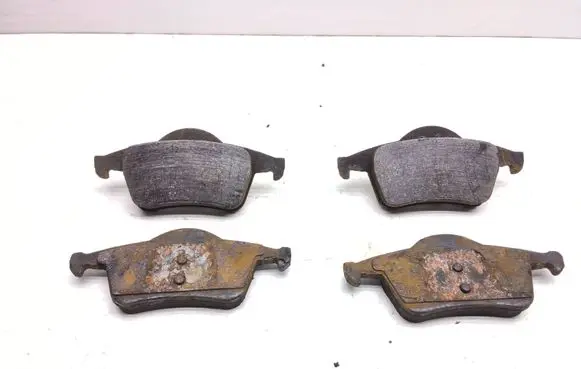Volvo V70 Brake pads (rear) 
