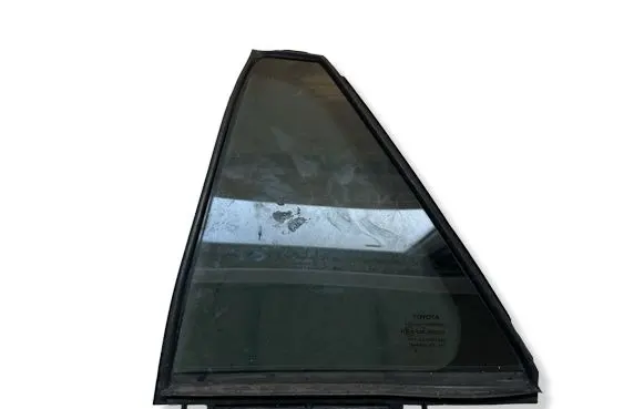 Toyota Avensis T270 Rear vent window glass 43R006723