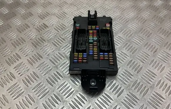 Volvo XC60 Fuse module 31682732