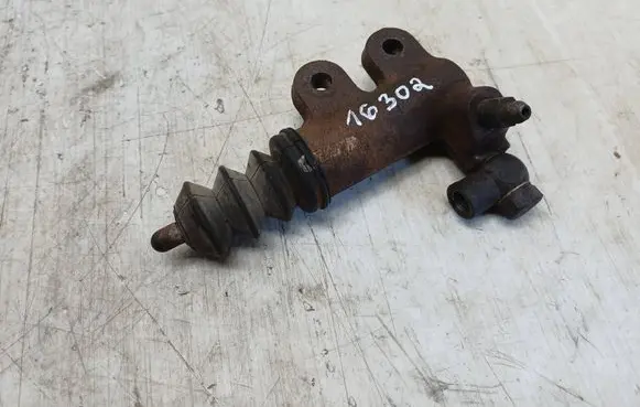 Mitsubishi Outlander Clutch slave cylinder