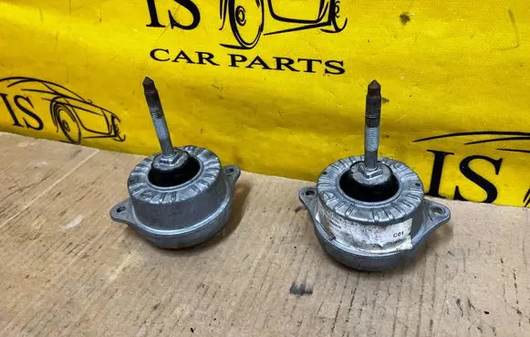 Porsche 911 996 Engine mount bracket 99337504908