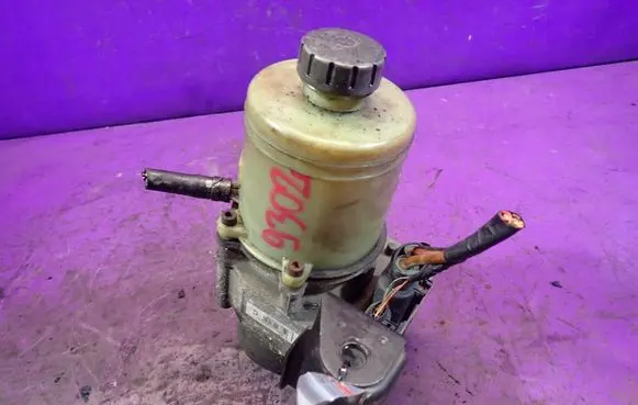 Skoda Fabia Mk1 (6Y) Power steering pump
