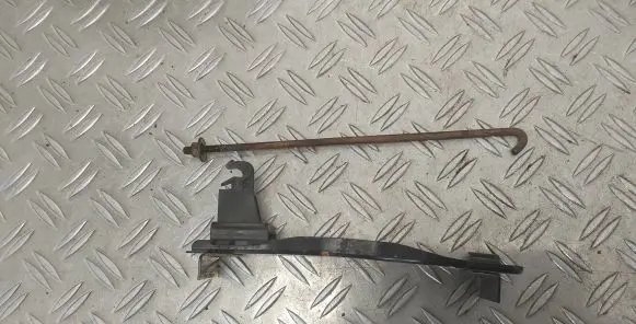 Toyota Verso-S Battery bracket 