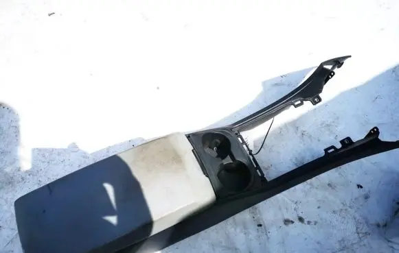 Dodge Magnum Armrest 1057220trm