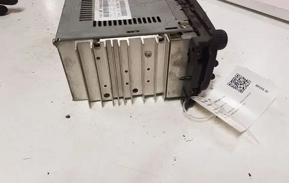 Chrysler Voyager Radio/CD/DVD/GPS head unit P05064335AJ