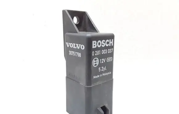Volvo XC60 Glow plug pre-heat relay 0281003037 30751798