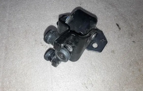 Peugeot Partner Sliding door middle roller runner 9680486580