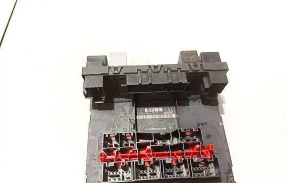 Volkswagen Tiguan Comfort/convenience module 3c0937049aj 07754406