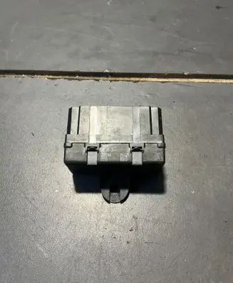 Peugeot 407 Seat heating relay 9638053380 9445536
