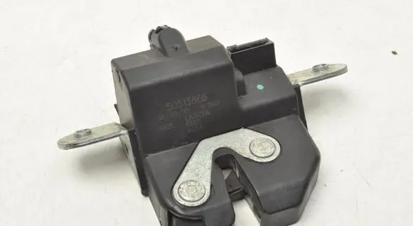 Alfa Romeo Mito Tailgate lock latch 50513866