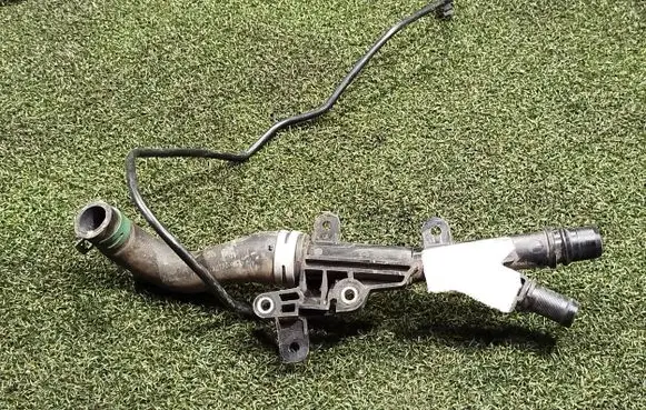 Renault Trafic III (X82) Engine coolant pipe/hose 1320783