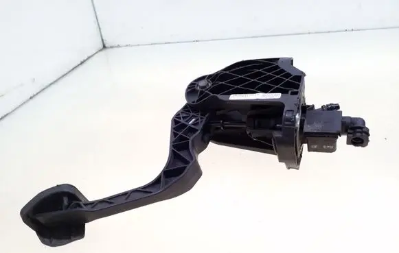 Clutch pedal