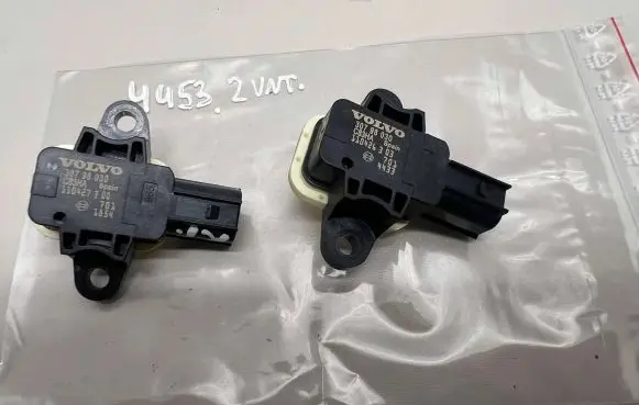 Volvo S60 Airbag deployment crash/impact sensor 30798030