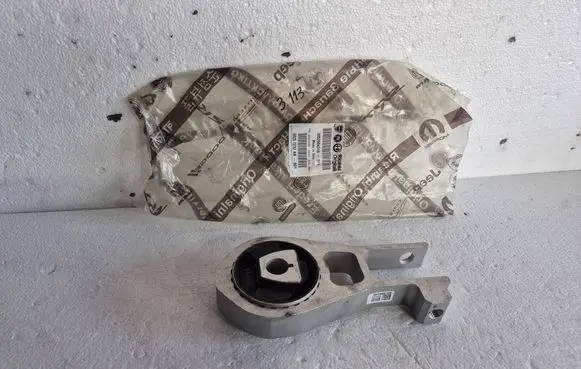 Fiat 500X Engine mount vacuum valve 52004316 68257232AA