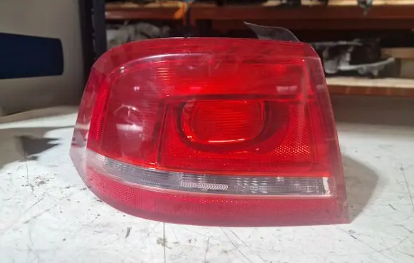 Volkswagen PASSAT B7 Rear/tail lights 0844119C2LR