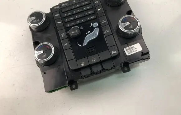 Volvo V70 Climate control unit 31443425